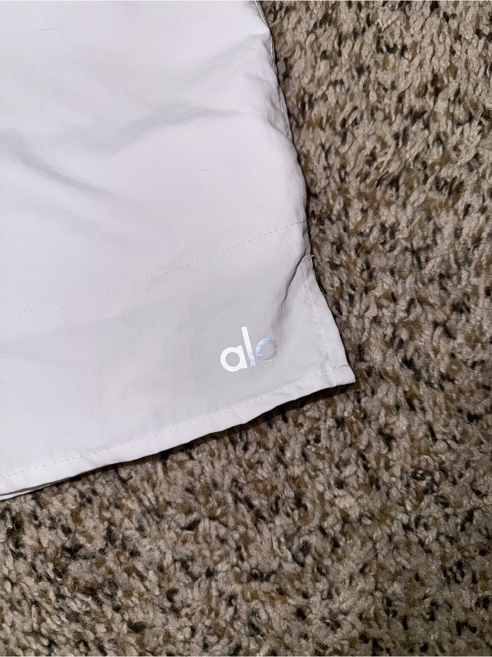 ALO Alumni Shorts in White, Size Small⭐️ Used - like new ⭐️ - Picture 3 of 4